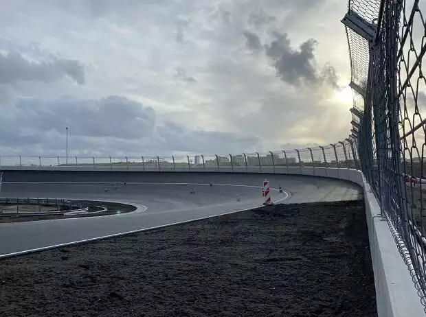 Steilkurve in Zandvoort Titel-Bild zur News: Steilkurve in Zandvoort
