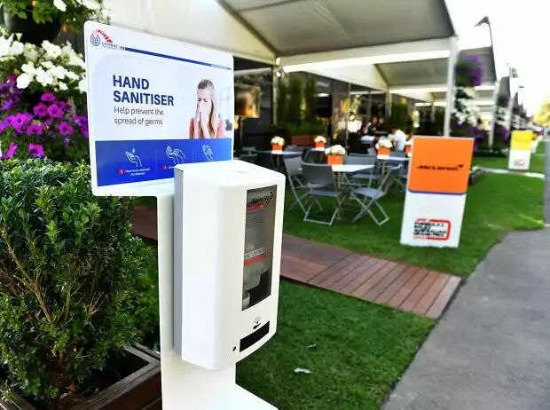 Desinfektionsmittel im Paddock im Albert Park Titel-Bild zur News: Desinfektionsmittel im Paddock im Albert Park