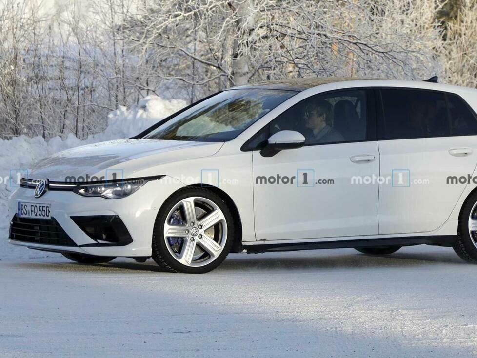 VW Golf R (2020) als Erlkönig