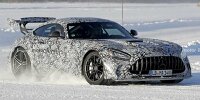 Bild zum Inhalt: Mercedes-AMG GT Black Series mit Mega-Flügel im Schnee erwischt