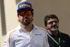 Bild zum Inhalt: Kampf gegen Corona: Fernando Alonso spendet Schutzanzüge und Masken