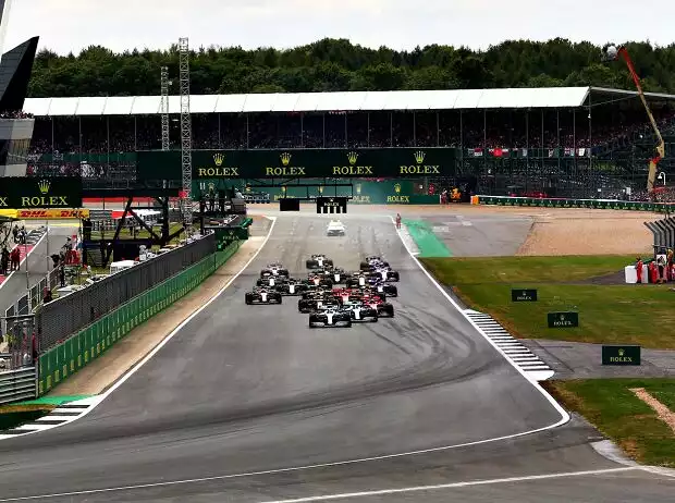 Valtteri Bottas, Lewis Hamilton Titel-Bild zur News: Valtteri Bottas, Lewis Hamilton