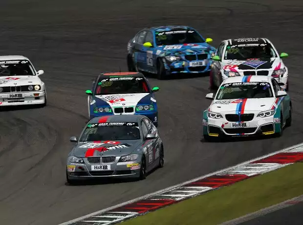 VLN, BMW 325i, BMW M240i Racing, BMW M3 E30 Titel-Bild zur News: VLN, BMW 325i, BMW M240i Racing, BMW M3 E30