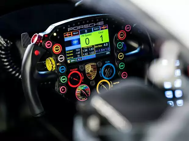 Titel-Bild zur News: Lenkrad Porsche 911 RSR