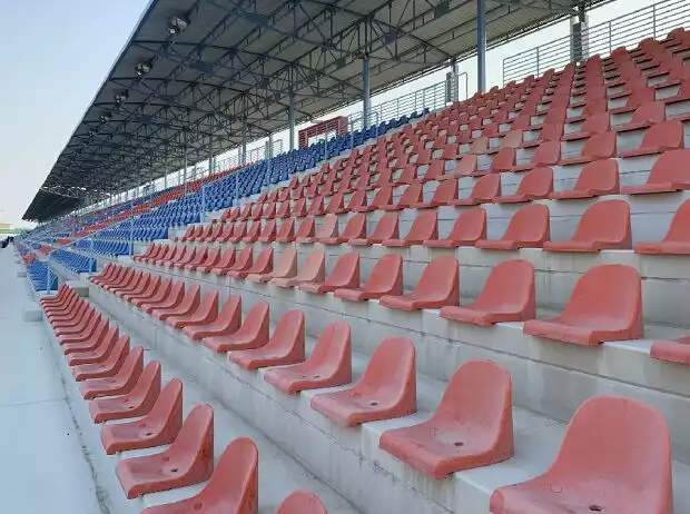 Leere Tribünen Titel-Bild zur News: Leere Tribünen