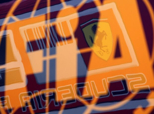 FIA-Logo und Ferrari-Logo