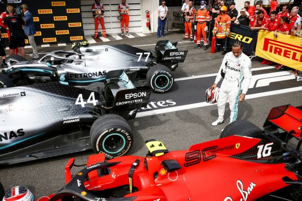 Lewis Hamilton Charles Leclerc Ferrari Ferrari F1Mercedes Mercedes F1 ~Lewis Hamilton (Mercedes) und Charles Leclerc (Ferrari) ~ 