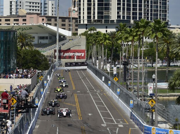 Renn-Action beim IndyCar-Saisonauftakt 2018 in St. Petersburg Renn-Action beim IndyCar-Saisonauftakt 2018 in St. Petersburg