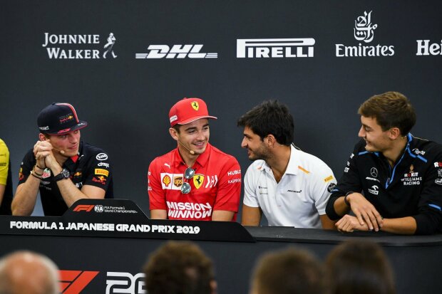 Max Verstappen Charles Leclerc Carlos Sainz George Russell Ferrari Ferrari F1Red Bull Red Bull F1McLaren McLaren F1Williams Williams F1 ~Max Verstappen (Red Bull), Charles Leclerc (Ferrari), Carlos Sainz (McLaren) und George Russell (Williams) ~ Max Verstappen Charles Leclerc Carlos Sainz George Russell Ferrari Ferrari F1Red Bull Red Bull F1McLaren McLaren F1Williams Williams F1 ~Max Verstappen (Red Bull), Charles Leclerc (Ferrari), Carlos Sainz (McLaren) und George Russell (Williams) ~
