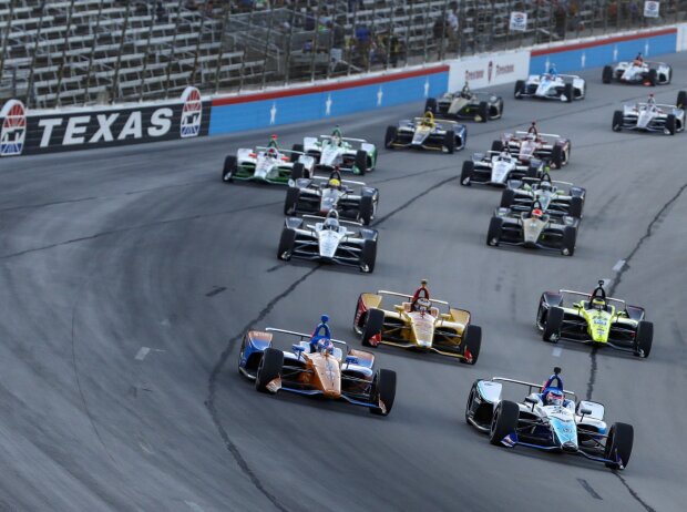 Start zum DXC Technology 600 der IndyCar-Serie 2019 in Fort Worth