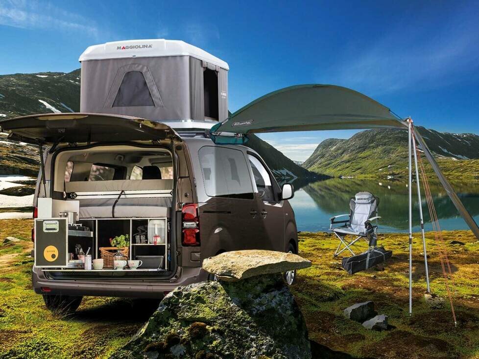 Campingausrüstung beim Toyota-Händler