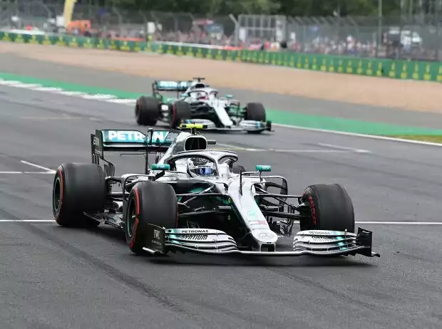 Valtteri Bottas, Lewis Hamilton Titel-Bild zur News: Valtteri Bottas, Lewis Hamilton
