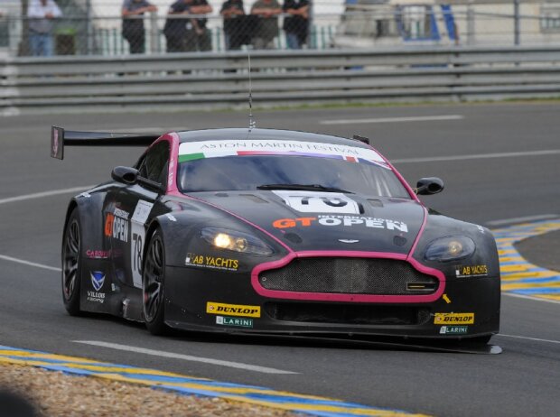 Titel-Bild zur News: Aston Martin Vantage, Villois Racing