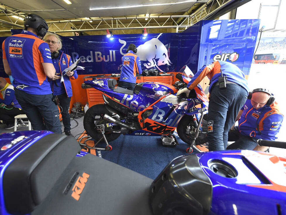 KTM Box