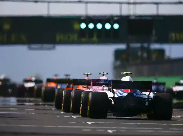 Esteban Ocon, Sergei Sirotkin Titel-Bild zur News: Esteban Ocon, Sergei Sirotkin
