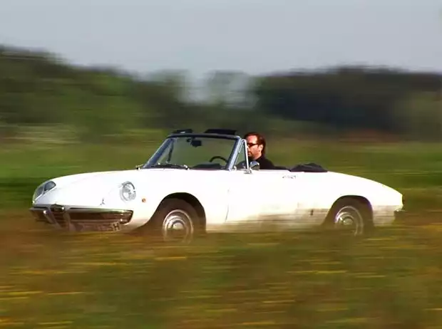 Alfa Romeo Spider Titel-Bild zur News: Alfa Romeo Spider