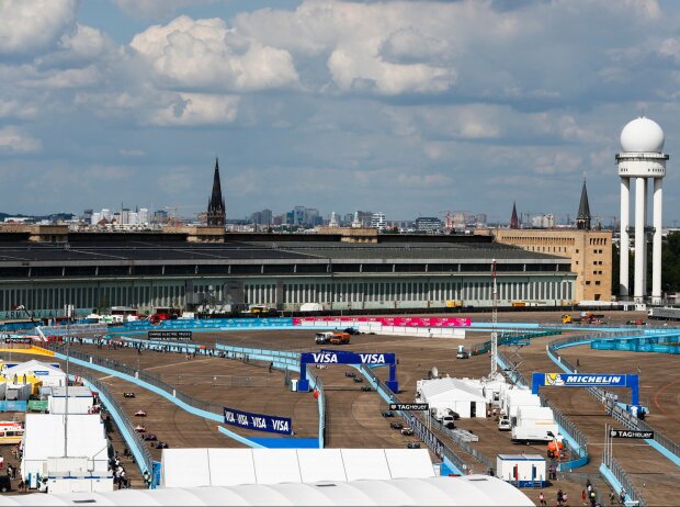 Renn-Action in Berlin-Tempelhof