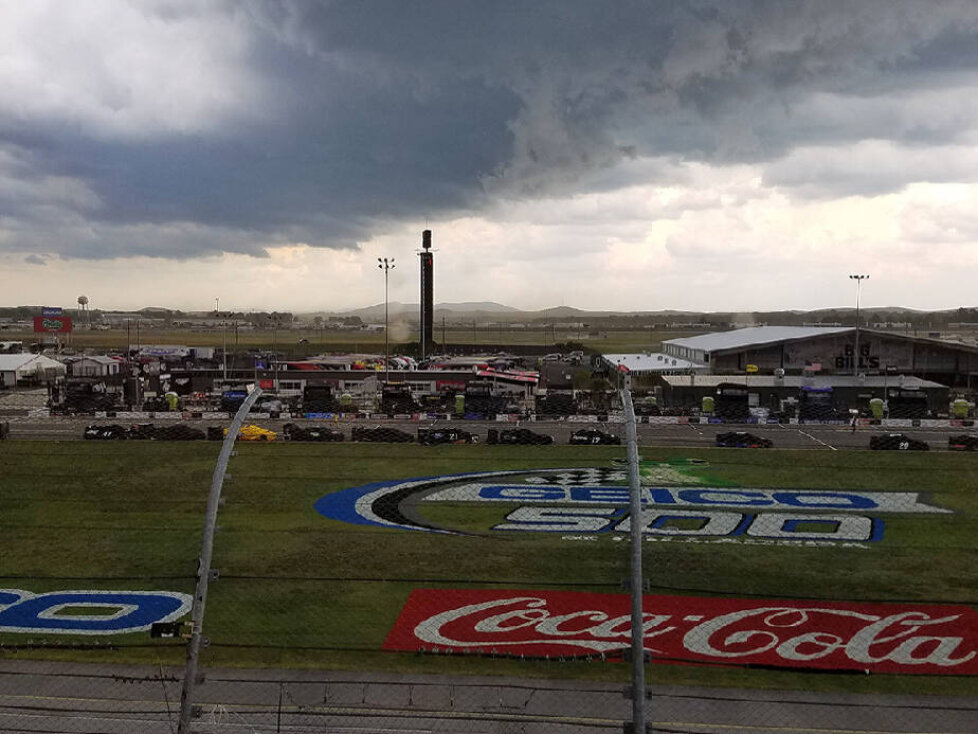 Dunkle Wolken über dem Talladega Superspeedway