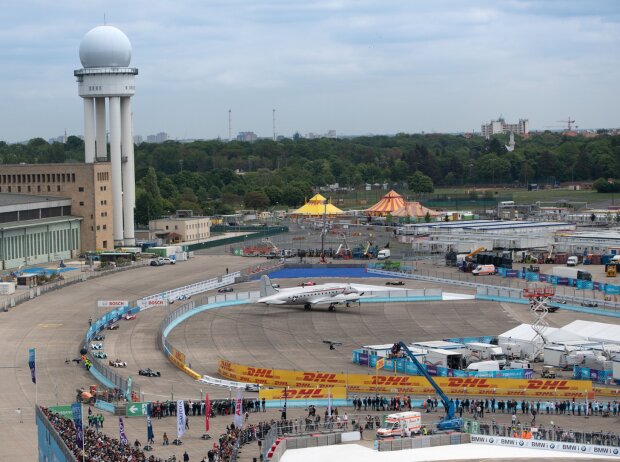 Renn-Action in Berlin-Tempelhof