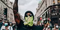 Bild zum Inhalt: BlackLivesMatter-Demo: Jetzt geht Lewis Hamilton selbst auf die Straße