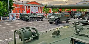 16 interessante Militärfahrzeuge von Russlands Siegesparade 2020