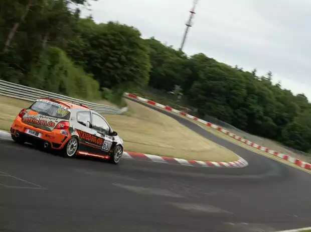 Renault Clio, Geisterrennen Titel-Bild zur News: Renault Clio, Geisterrennen
