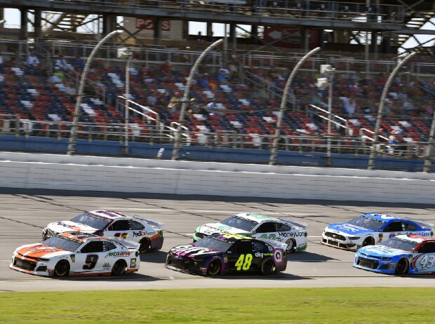 Pack-Racing im Training in Talladega 2019