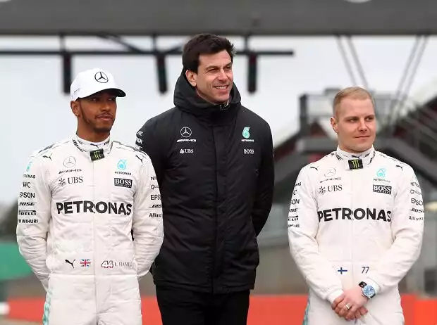 Lewis Hamilton, Toto Wolff, Valtteri Bottas Titel-Bild zur News: Lewis Hamilton, Toto Wolff, Valtteri Bottas