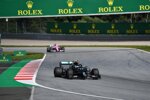 Valtteri Bottas (Mercedes) und Sergio Perez (Racing Point) 