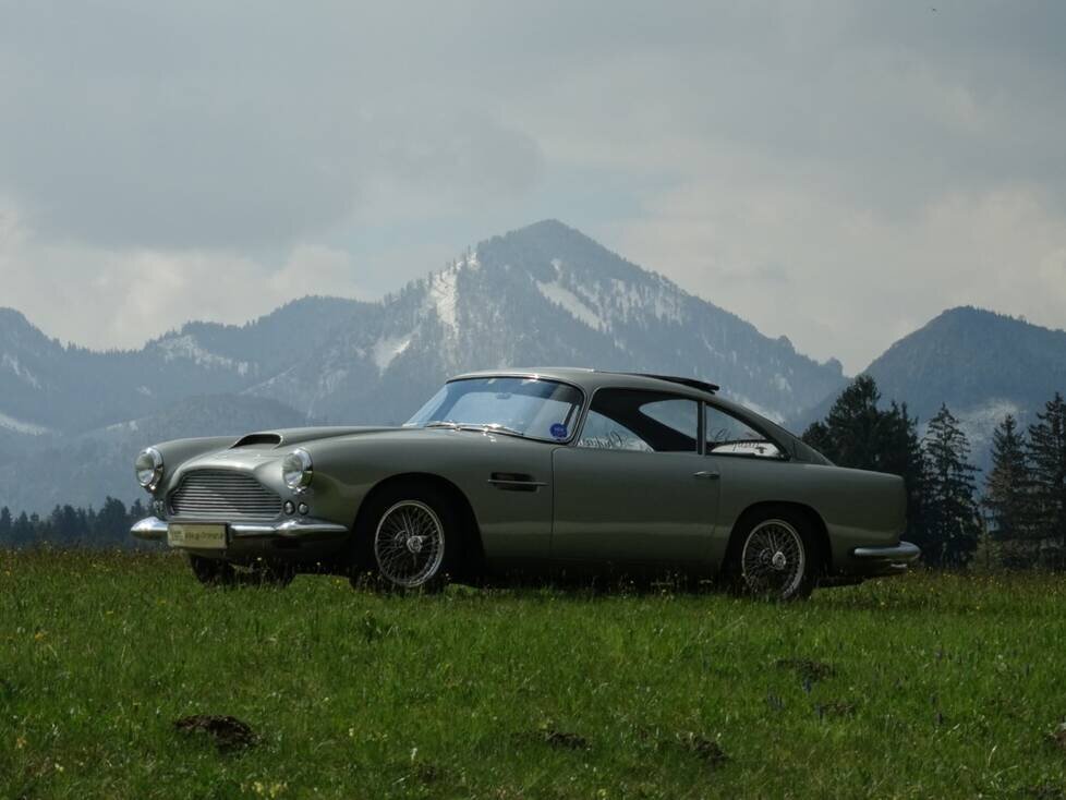 Aston Martin DB4