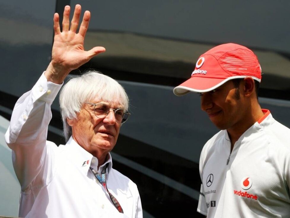 Bernie Ecclestone mit Lewis Hamilton