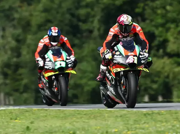 Titel-Bild zur News: Aleix Espargaro, Bradley Smith