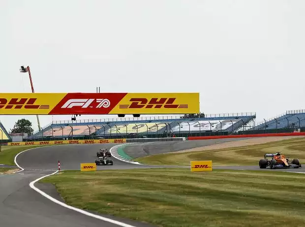 Carlos Sainz, Lewis Hamilton, Alexander Albon Titel-Bild zur News: Carlos Sainz, Lewis Hamilton, Alexander Albon