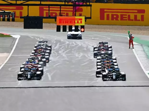 Start in Silverstone 2020: Lewis Hamilton, Valtteri Bottas Titel-Bild zur News: Start in Silverstone 2020: Lewis Hamilton, Valtteri Bottas