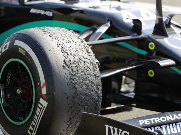 Titel-Bild zur News: Pirelli-Reifen von Lewis Hamilton