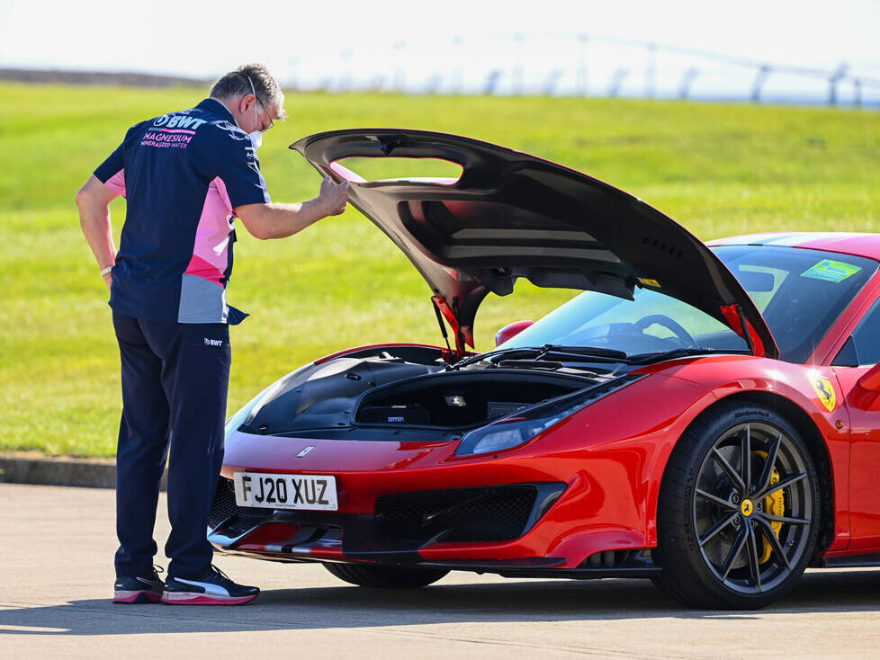 Otmar Szafnauer mit seinem Ferrari 488 Pista