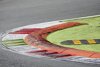 Bild zum Inhalt: Auch nach Formel-2-Crash: FIA hält "Baguette-Kerbs" für sicher genug