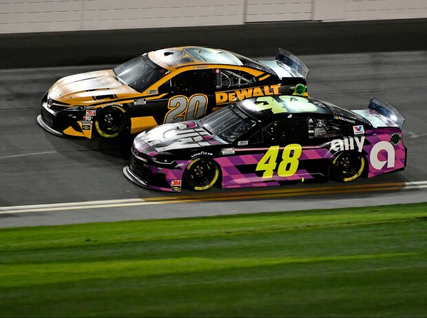 Jimmie Johnson, Erik Jones Jimmie Johnson, Erik Jones