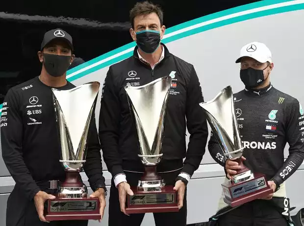 Lewis Hamilton, Toto Wolff, Valtteri Bottas Titel-Bild zur News: Lewis Hamilton, Toto Wolff, Valtteri Bottas