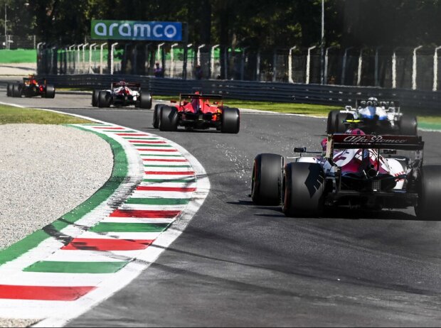 Titel-Bild zur News: Sebastian Vettel, George Russell, Antonio Giovinazzi