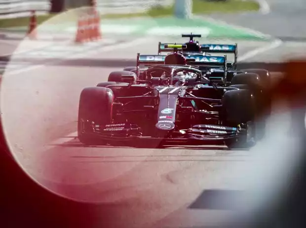 Valtteri Bottas, Lewis Hamilton Titel-Bild zur News: Valtteri Bottas, Lewis Hamilton