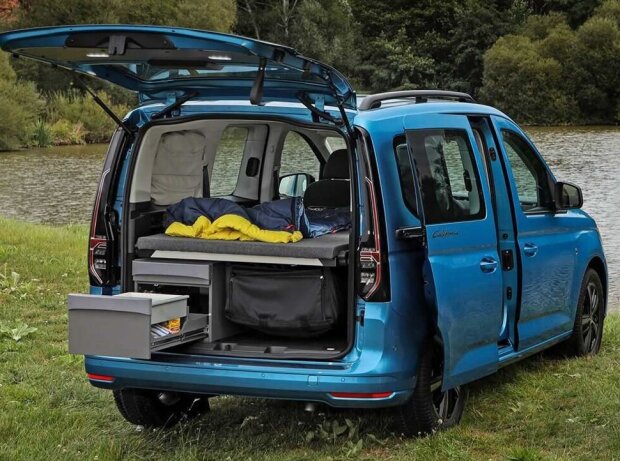 VW Caddy California (2021): Mini-Camper mit Miniküche