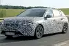 Bild zum Inhalt: Neuer Peugeot 308 (2021) erstmals erwischt, zeigt neues Markenlogo