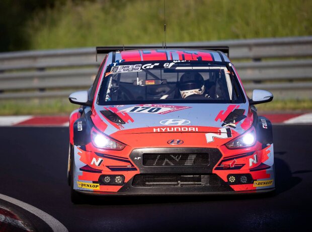 Hyundai i30 N TCR auf der Strecke Hyundai i30 N TCR auf der Strecke
