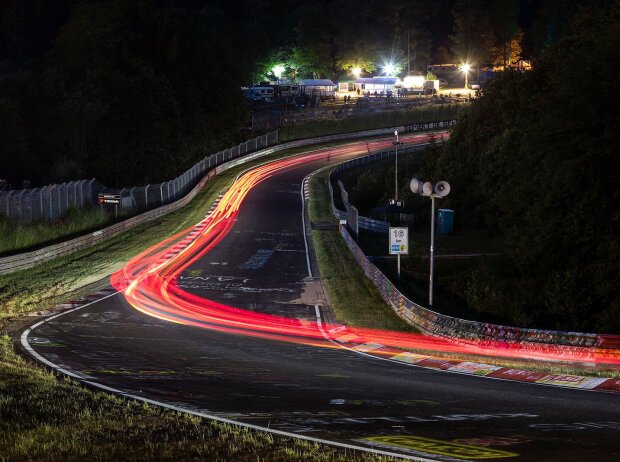 Die Nordschleife bei Nacht Die Nordschleife bei Nacht