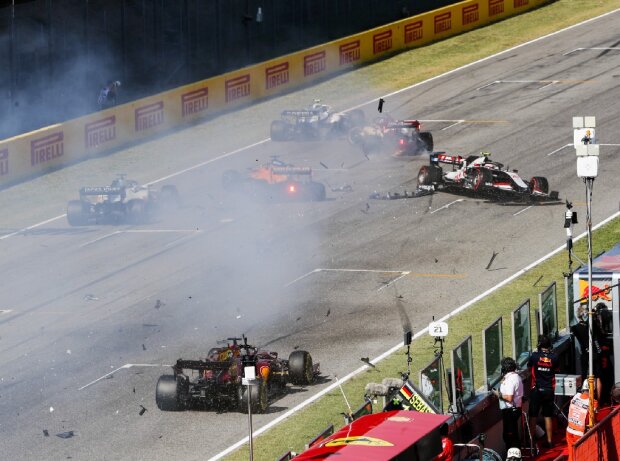 Unfall beim Restart in Mugello Unfall beim Restart in Mugello