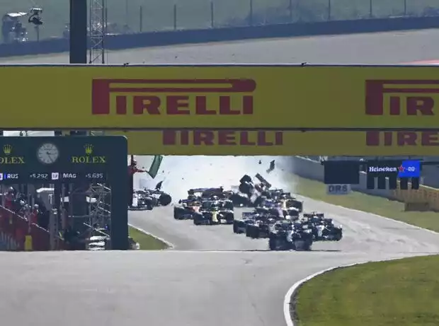 Valtteri Bottas, Lewis Hamilton, Charles Leclerc Titel-Bild zur News: Valtteri Bottas, Lewis Hamilton, Charles Leclerc