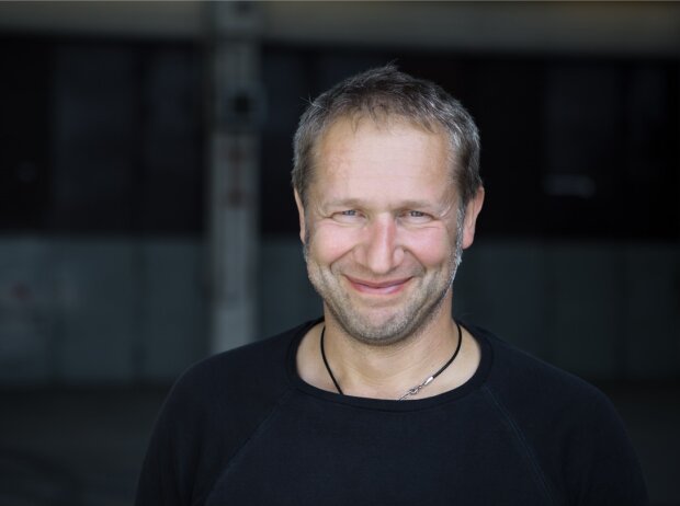Niki Schelle Niki Schelle