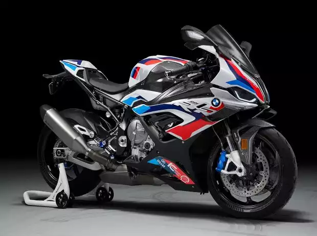 BMW M1000RR Titel-Bild zur News: BMW M1000RR