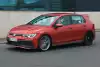 Bild zum Inhalt: VW Golf GTI Clubsport (2021) ungetarnt auf der Nordschleife erwischt